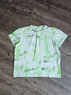 H&M Innovatipn Co-exist Story - Green Tie-Dye T-Shirt